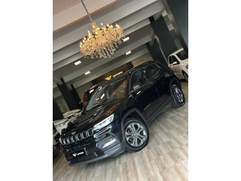 JEEP - COMPASS - 2022/2023 - Preta - R$ 136.900,00