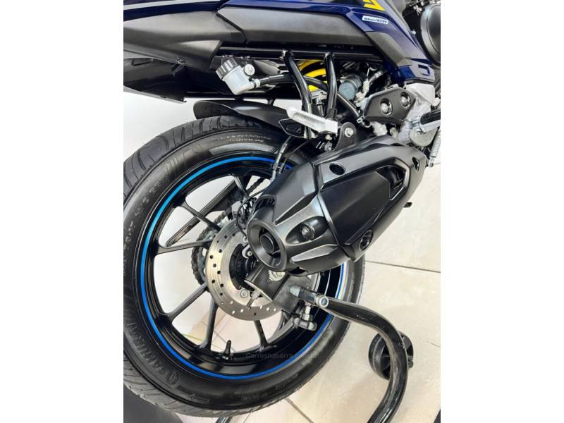 YAMAHA - FAZER - 2023/2023 - Vermelha - R$ 23.900,00