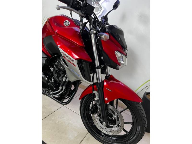 YAMAHA - FAZER - 2019/2020 - Vermelha - R$ 20.900,00