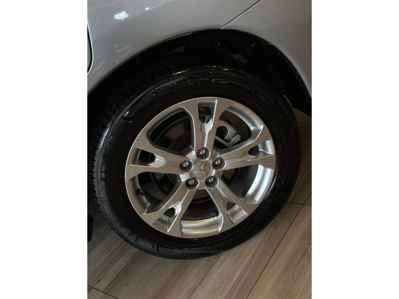 MITSUBISHI - OUTLANDER - 2014/2014 - Prata - R$ 74.900,00