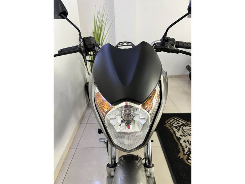 HONDA - CG 150 - 2009/2009 - Cinza - R$ 11.500,00