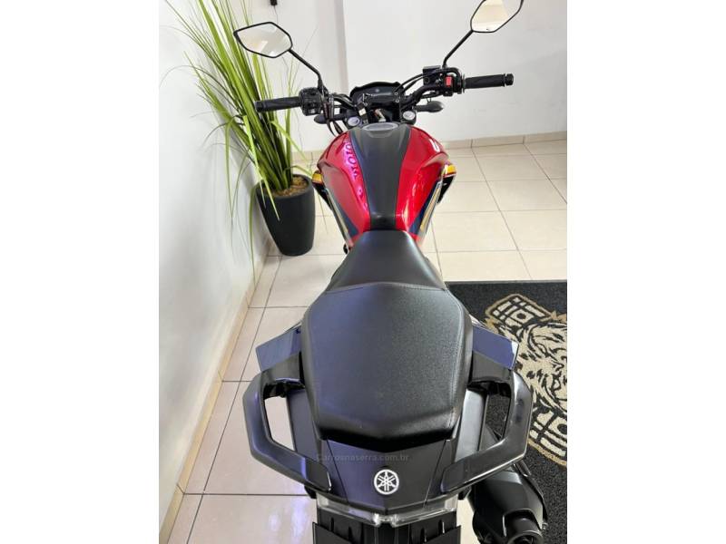 YAMAHA - FAZER - 2023/2023 - Vermelha - R$ 23.900,00