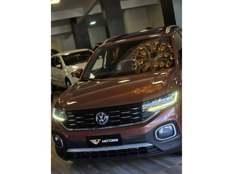 VOLKSWAGEN - T-CROSS - 2019/2020 - Laranja - R$ 115.900,00