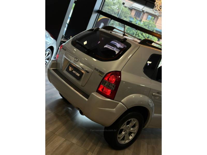 HYUNDAI - TUCSON - 2016/2017 - Prata - R$ 69.900,00