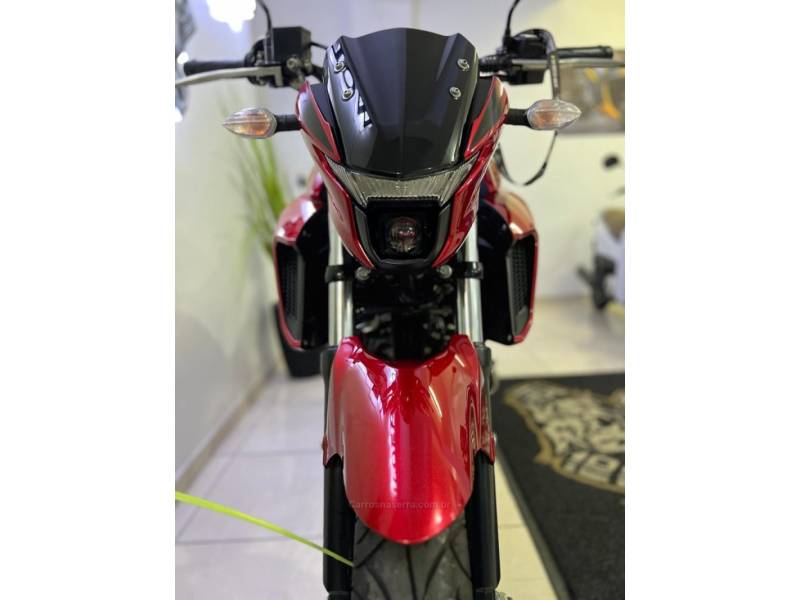 YAMAHA - FAZER - 2022/2022 - Vermelha - R$ 22.900,00