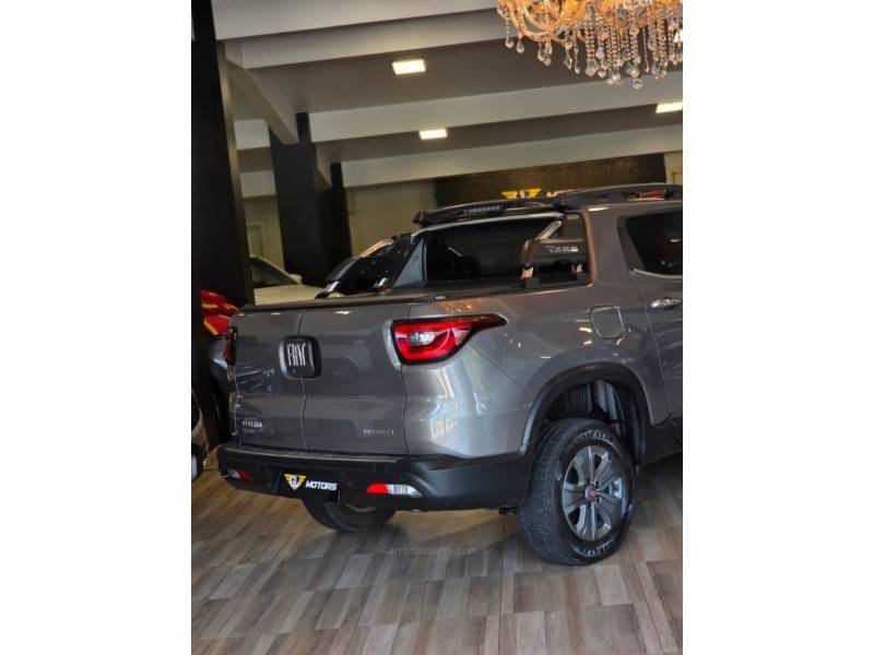 FIAT - TORO - 2020/2021 - Cinza - R$ 98.900,00