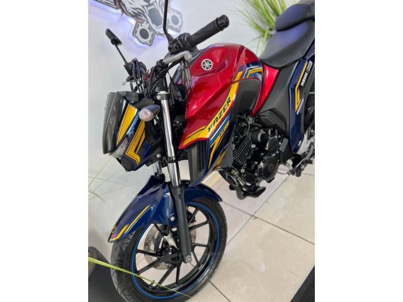YAMAHA - FAZER - 2023/2023 - Vermelha - R$ 23.900,00