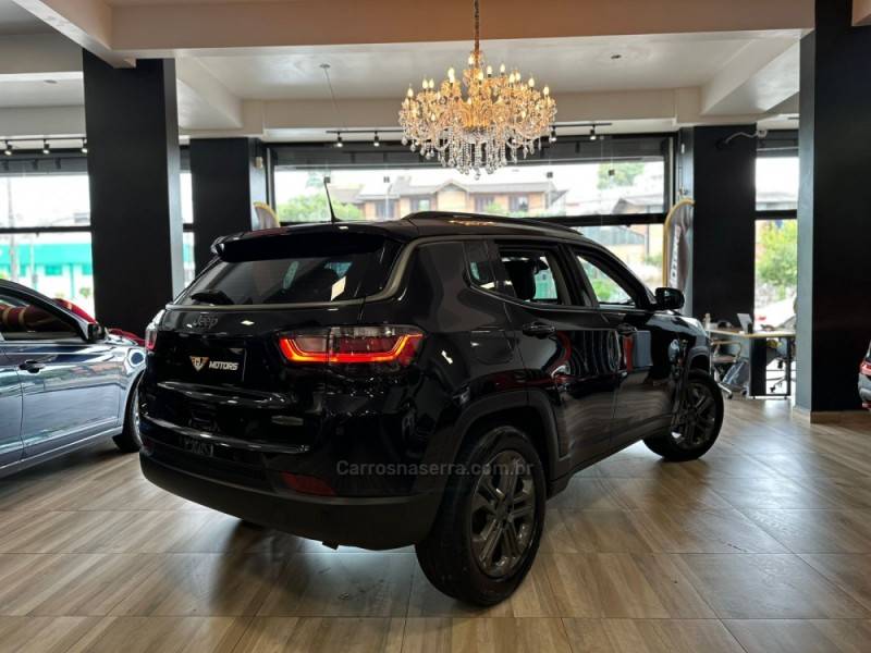 JEEP - COMPASS - 2022/2023 - Preta - R$ 136.900,00