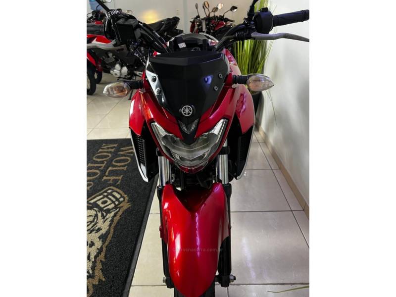 YAMAHA - FAZER - 2019/2020 - Vermelha - R$ 20.900,00