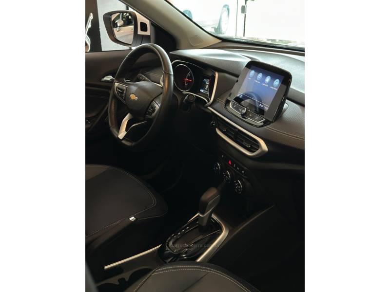 CHEVROLET - TRACKER - 2022/2023 - Branca - R$ 122.900,00