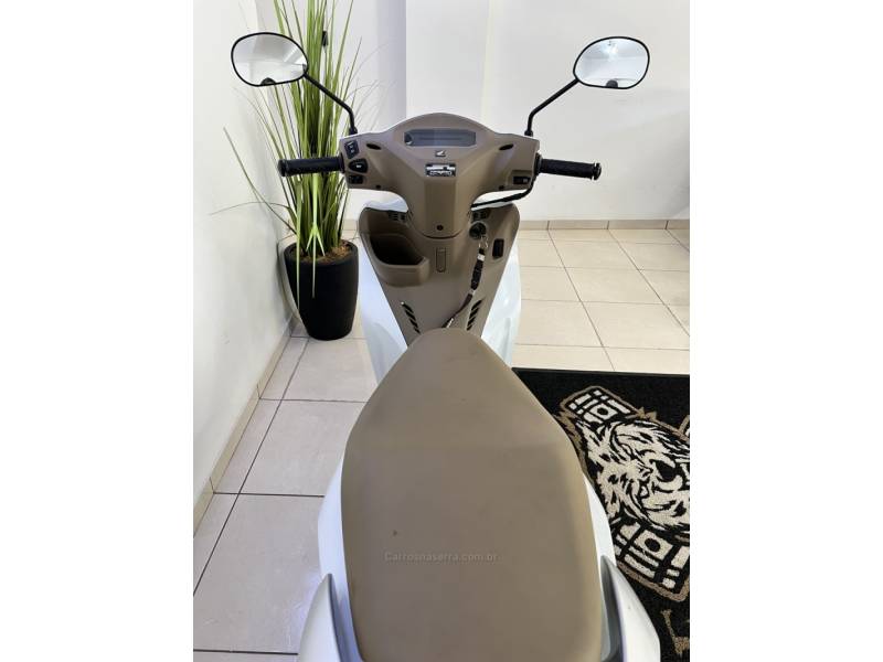 HONDA - BIZ 125 - 2025/2025 - Branca - R$ 18.900,00