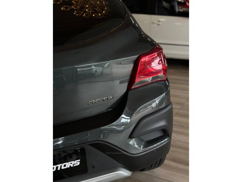 CHEVROLET - ONIX - 2018/2019 - Cinza - R$ 79.900,00