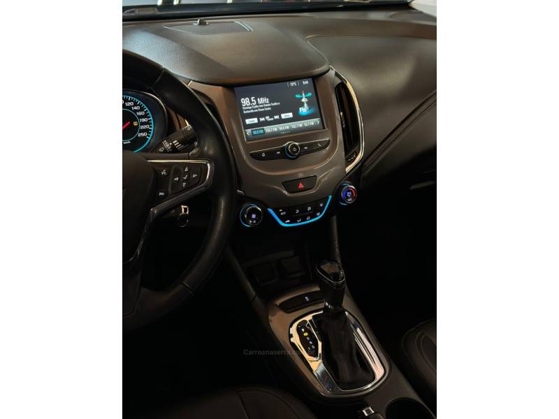 CHEVROLET - CRUZE - 2017/2018 - Azul - R$ 86.900,00