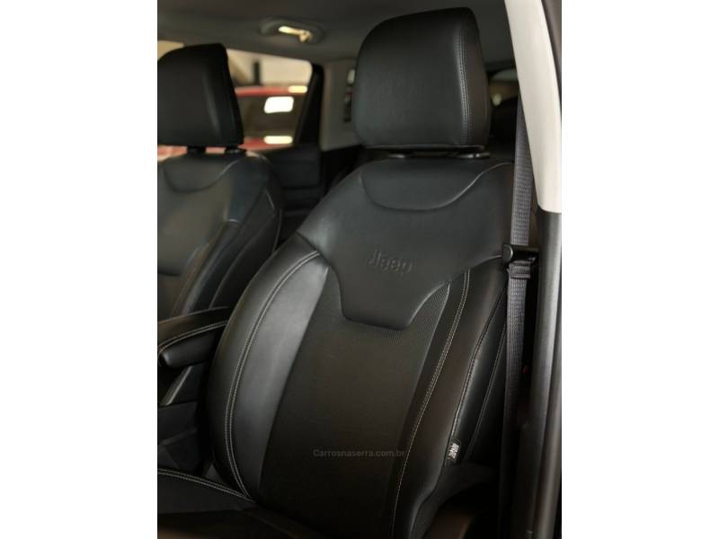 JEEP - COMPASS - 2022/2023 - Preta - R$ 136.900,00