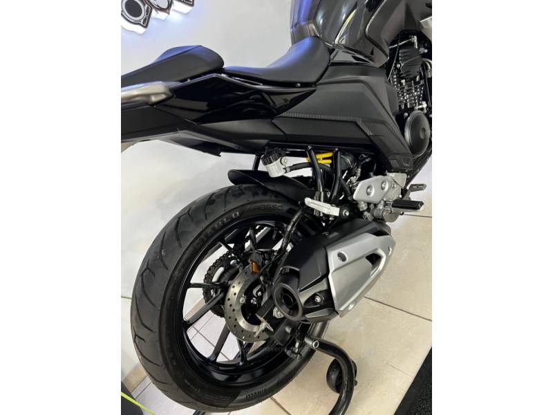 YAMAHA - FAZER - 2019/2019 - Preta - R$ 19.900,00