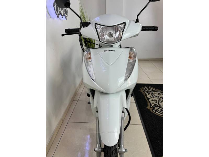 HONDA - BIZ 125 - 2013/2013 - Branca - R$ 12.500,00