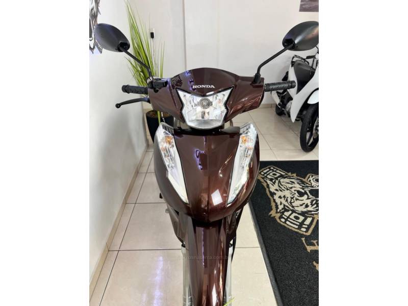 HONDA - BIZ 125 - 2021/2021 - Marrom - R$ 15.900,00