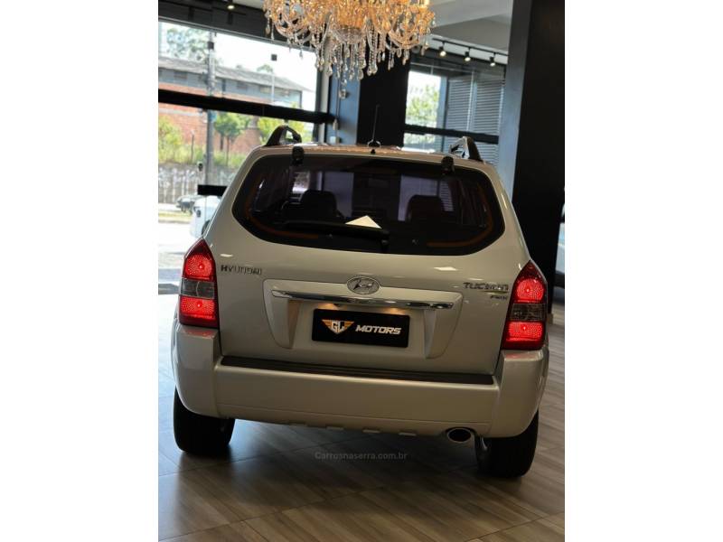HYUNDAI - TUCSON - 2016/2017 - Prata - R$ 69.900,00