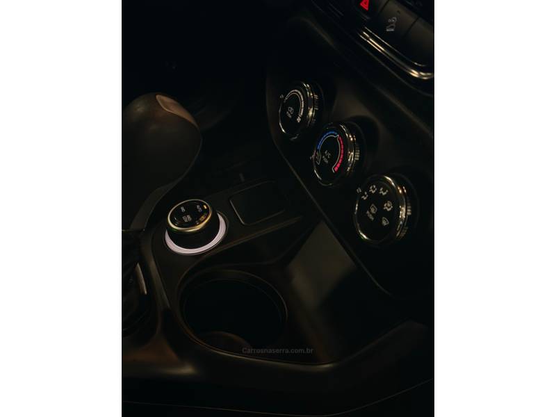 FIAT - TORO - 2019/2020 - Vermelha - R$ 108.900,00