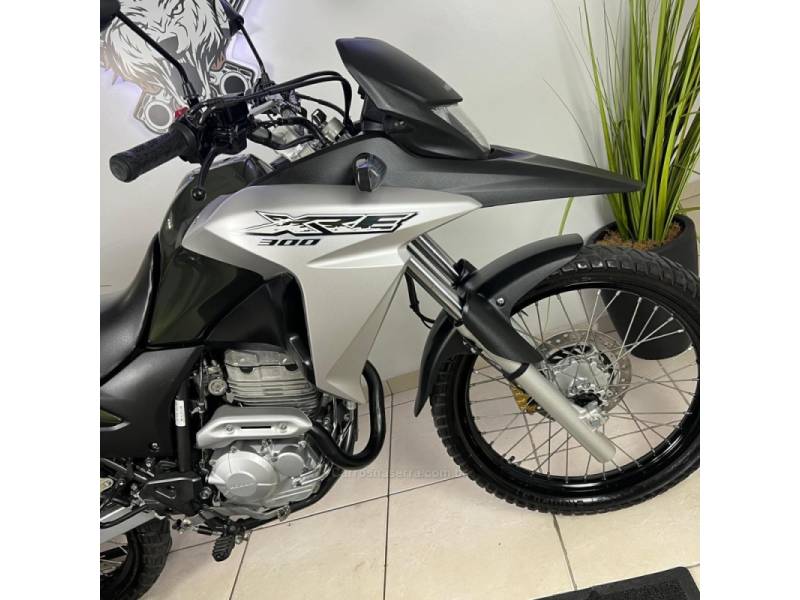 HONDA - XRE 300 - 2017/2017 - Verde - R$ 24.900,00