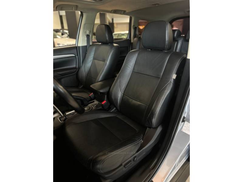 MITSUBISHI - OUTLANDER - 2014/2014 - Prata - R$ 74.900,00