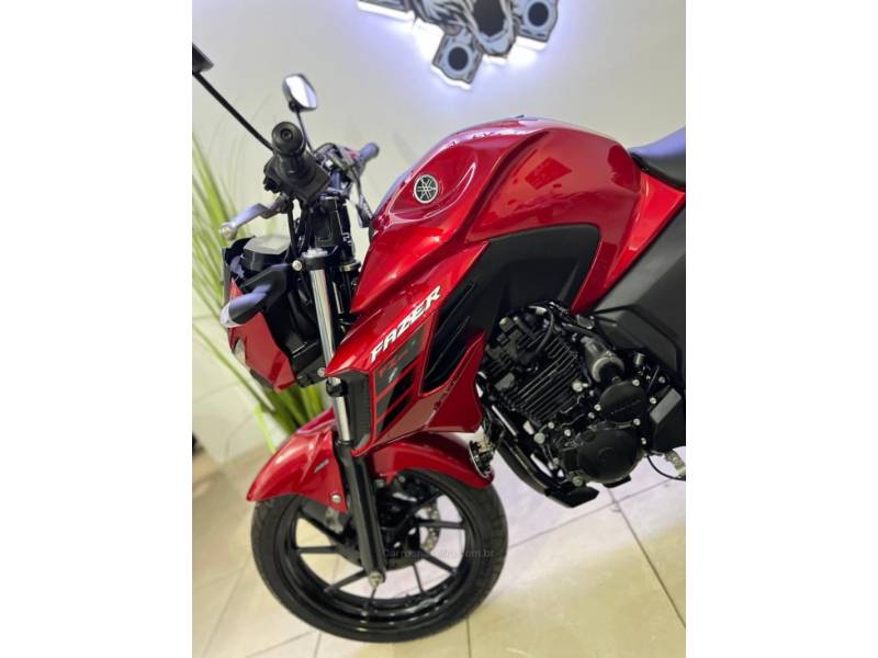 YAMAHA - FAZER - 2022/2022 - Vermelha - R$ 22.900,00