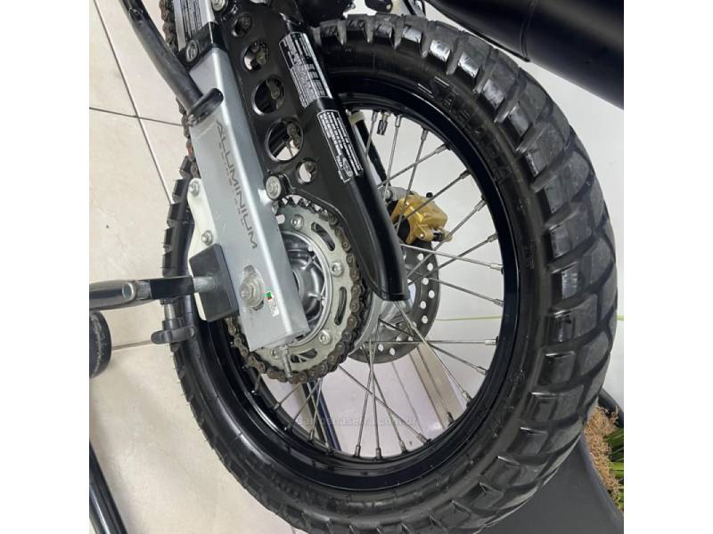 HONDA - XRE 300 - 2017/2017 - Verde - R$ 24.900,00